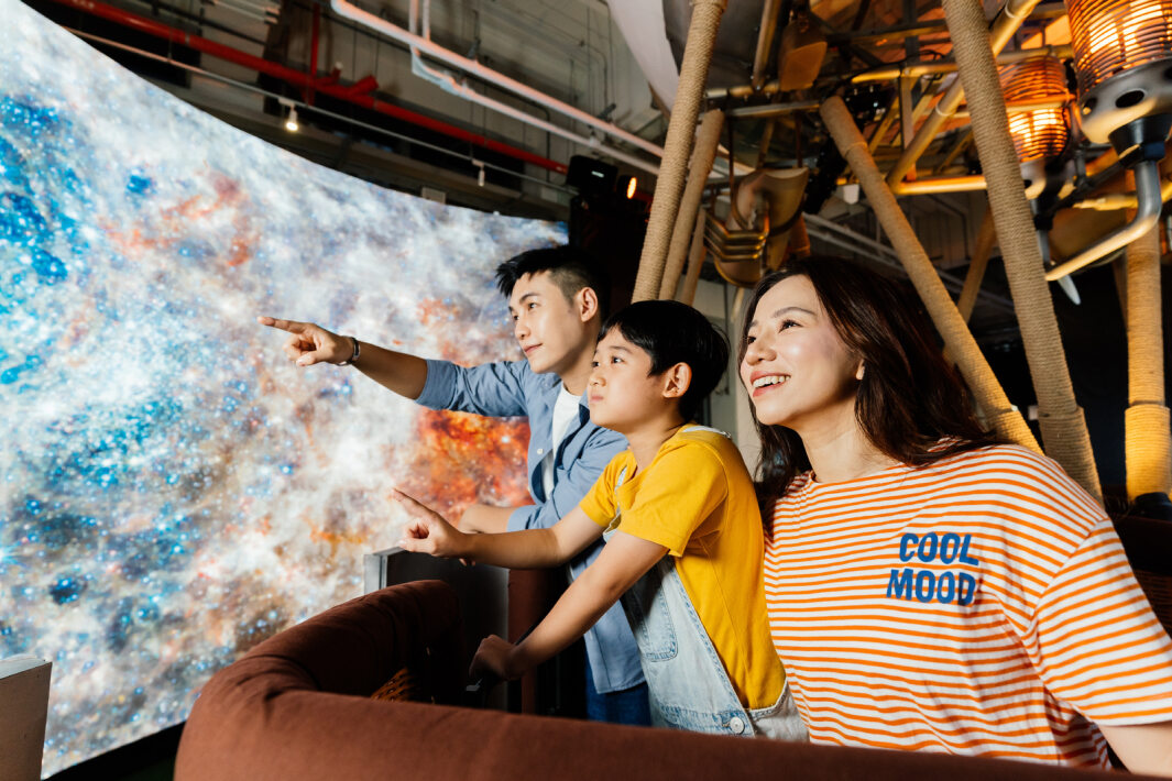 ���_(d��)����ȫ�_(t��i)���6��������4������Ψһ���dLED����ƴ���@ʾ���Ą�(d��ng)���w�д���׌�˿��v���ڟ�����ϣ�������v�侳�Ăγ���(gu��)���[��(l��)Ȥ