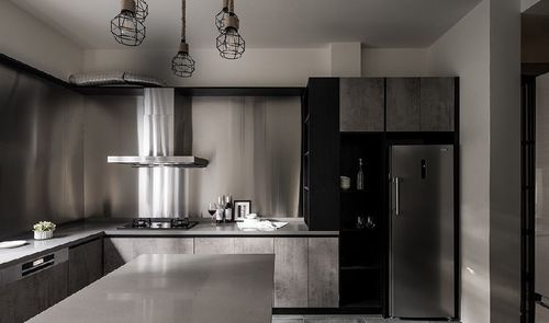 120平歐式豪華三居裝修效果案例 圍塑溫馨復(fù)古的溫柔雅致復(fù)古黑金低奢風(fēng)裝修實景圖賞析 土巴兔家居室內(nèi)裝修設(shè)計效果圖